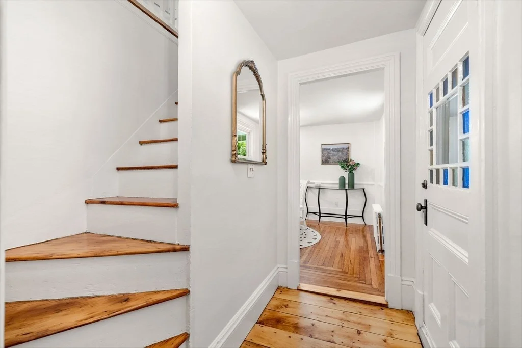 Photo of 32 River St