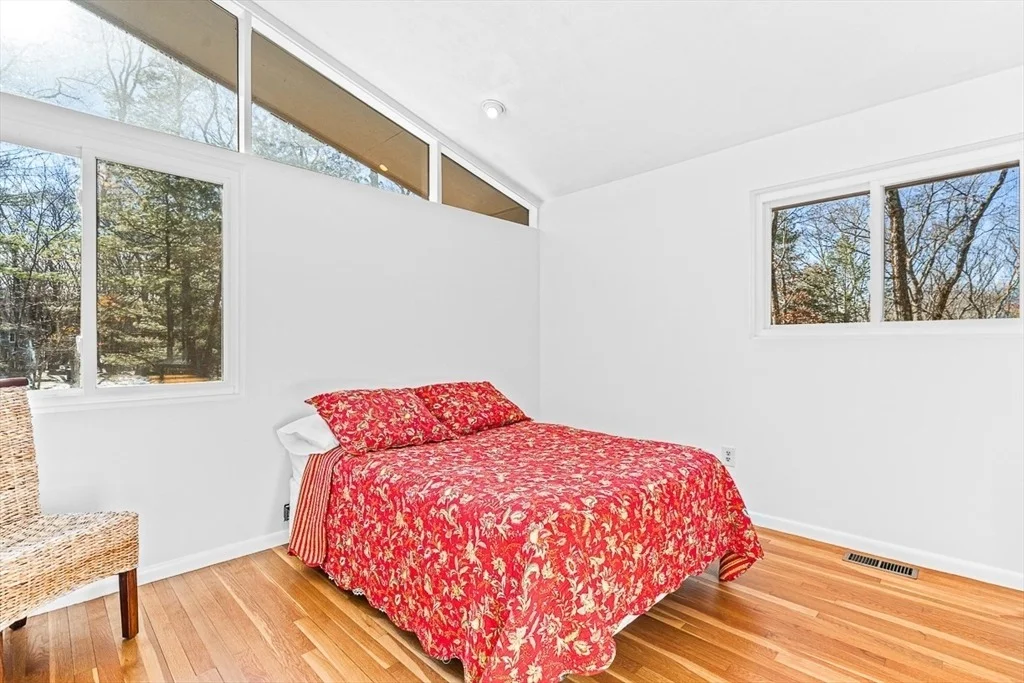 Photo of 32 Indian Ridge Rd