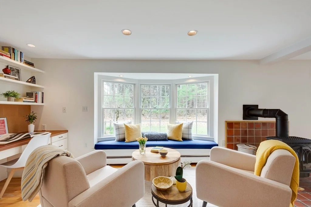 Photo of 134 Sandy Pond Rd