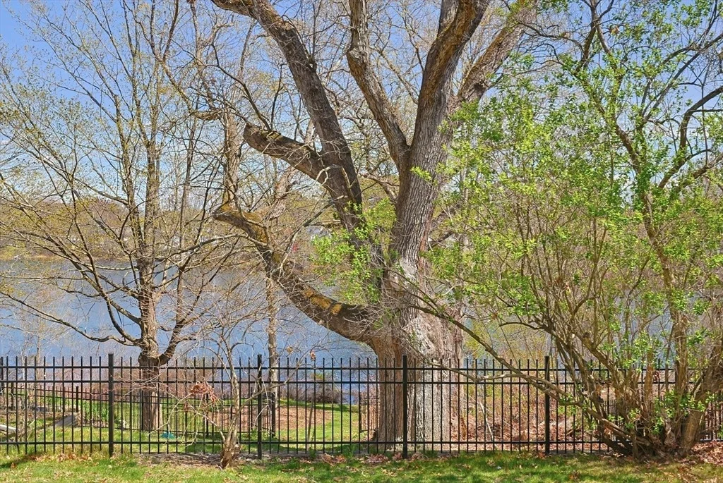 Photo of 92 Dennison Ave