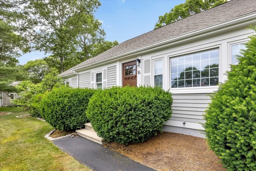 Photo of 16 Pine View Dr