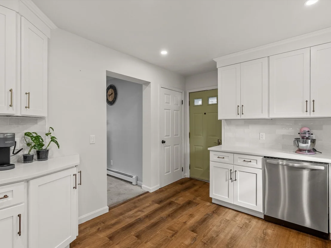 Photo of 6 Buttonwood Ln
