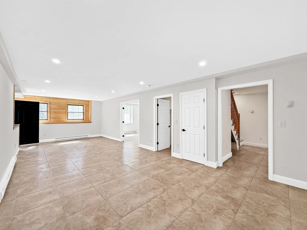 Photo of 2237 Main St