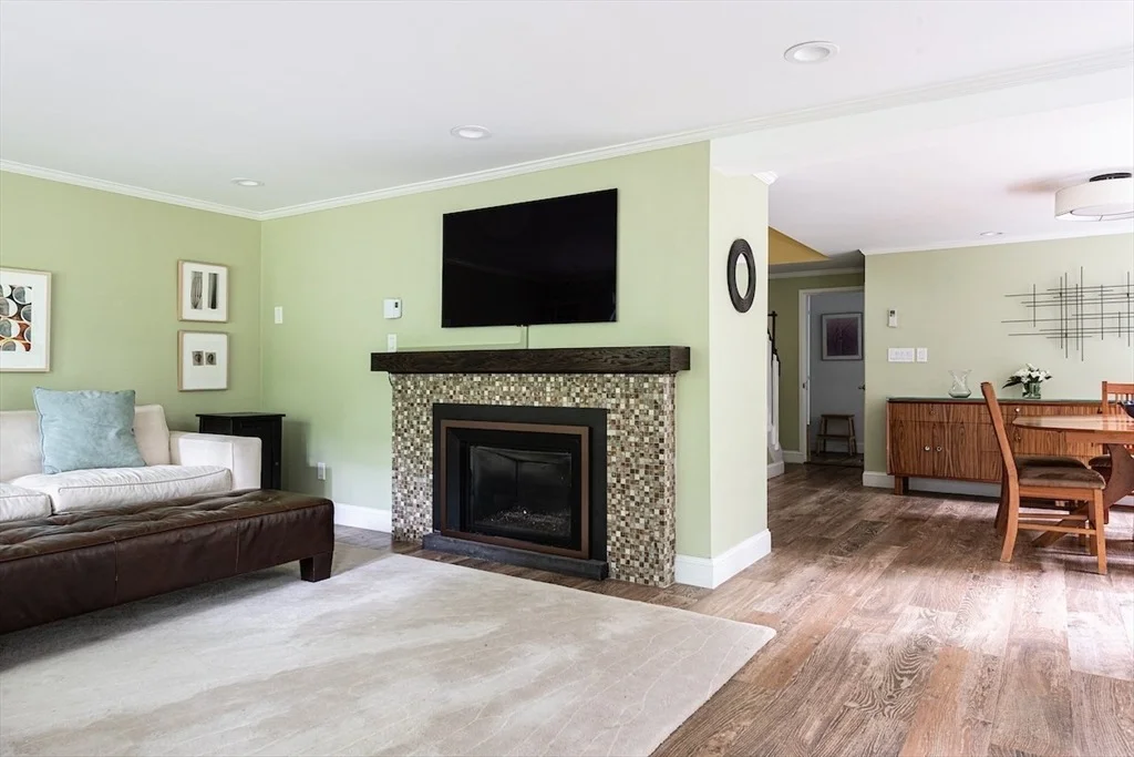 Photo of 11 Juniper Ridge Rd