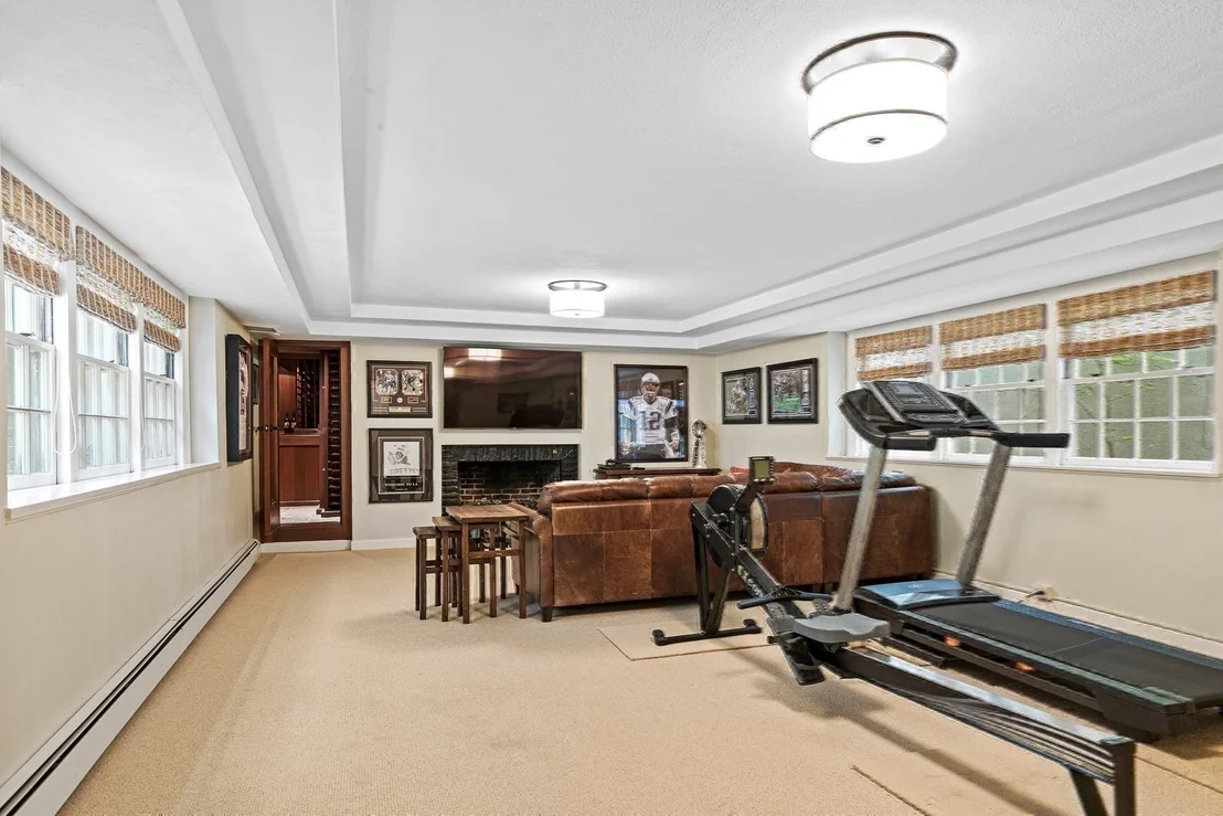 Photo of 200 Cliff Rd