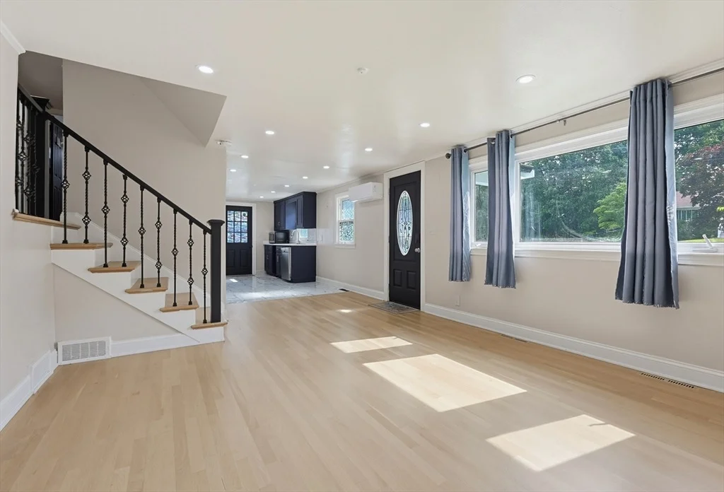 Photo of 14 Lewis Rd