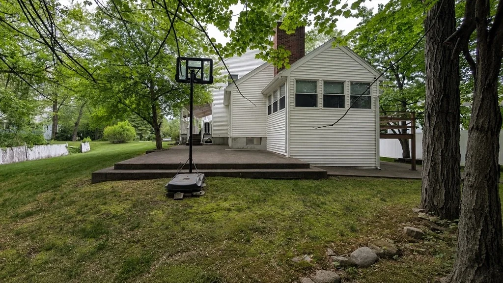 Photo of 19 Hideaway Ln