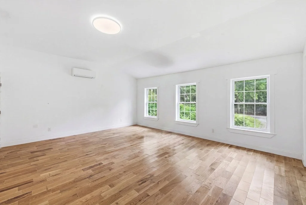 Photo of 26 Parallel St
