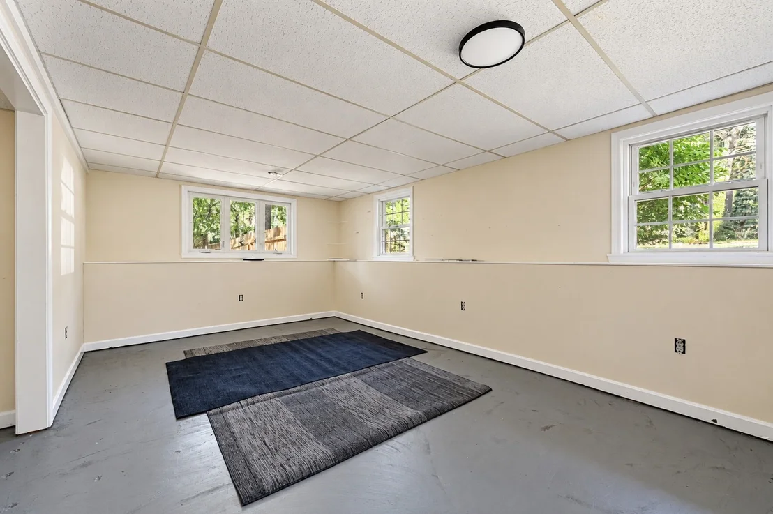 Photo of 5 Glenwood Cir