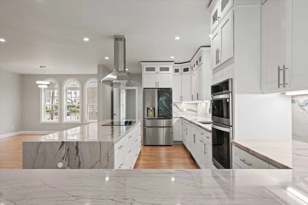 Photo of 241 Lake Ave