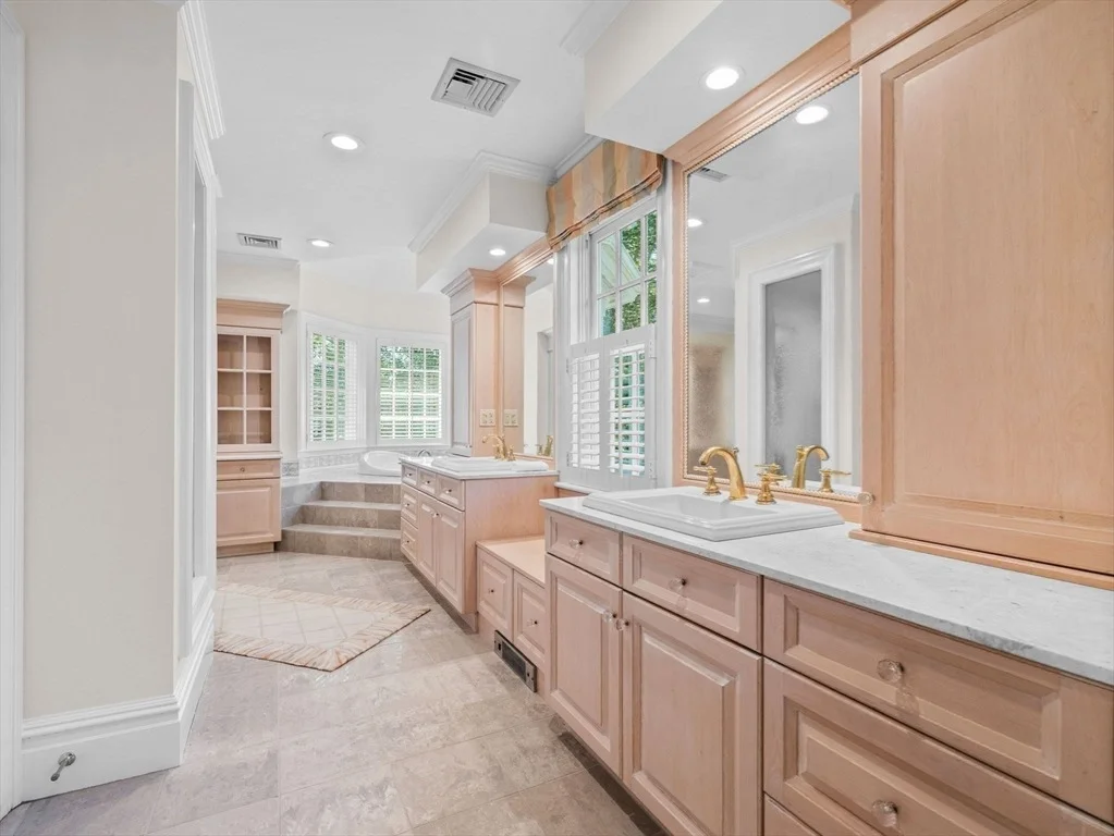 Photo of 20 Longmeadow Drive