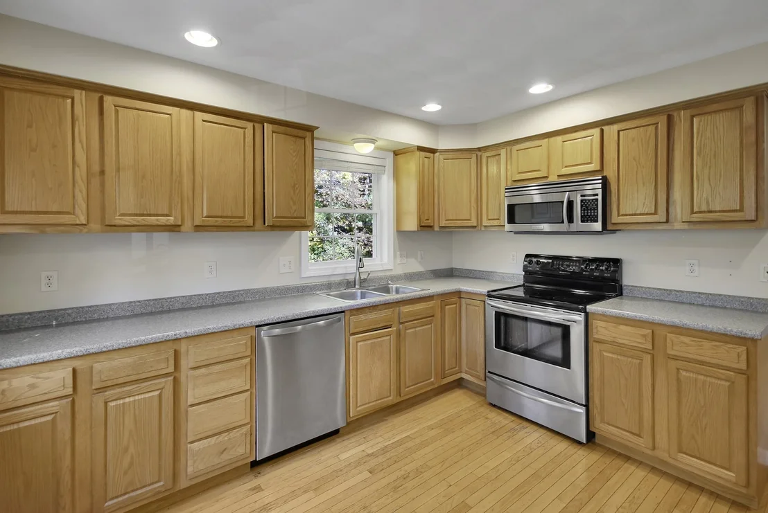 Photo of 170 Bay State Rd