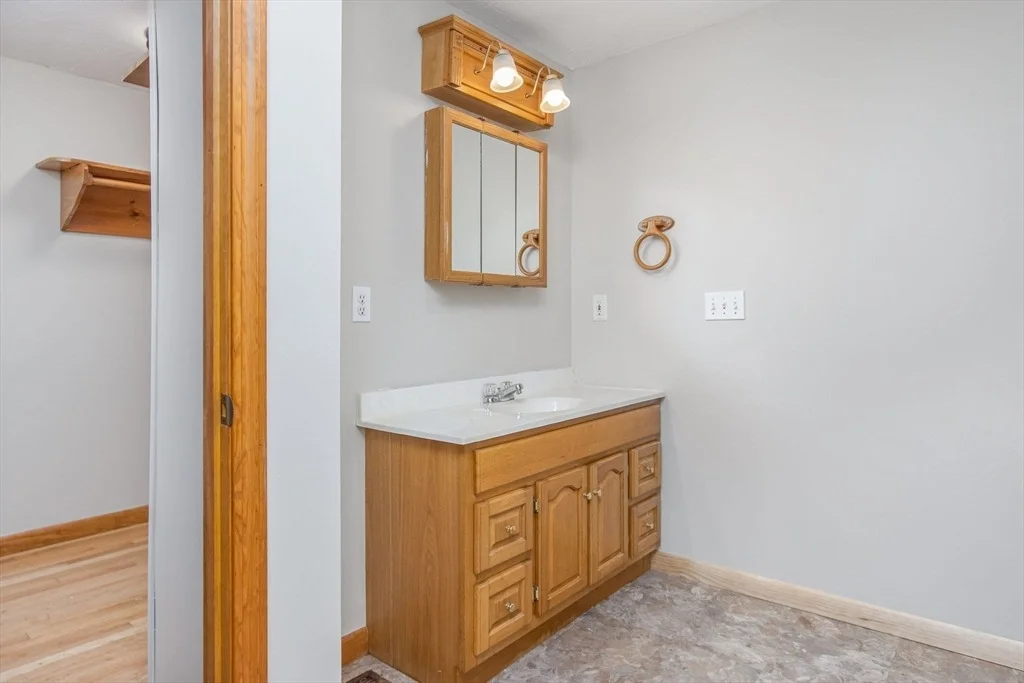 Photo of 835 Erickson Road
