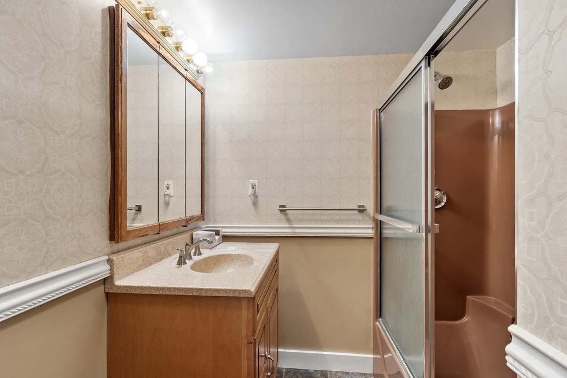 Photo of 137 Princeton Rd
