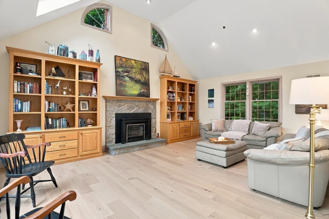 Photo of 9 Fox Run Dr