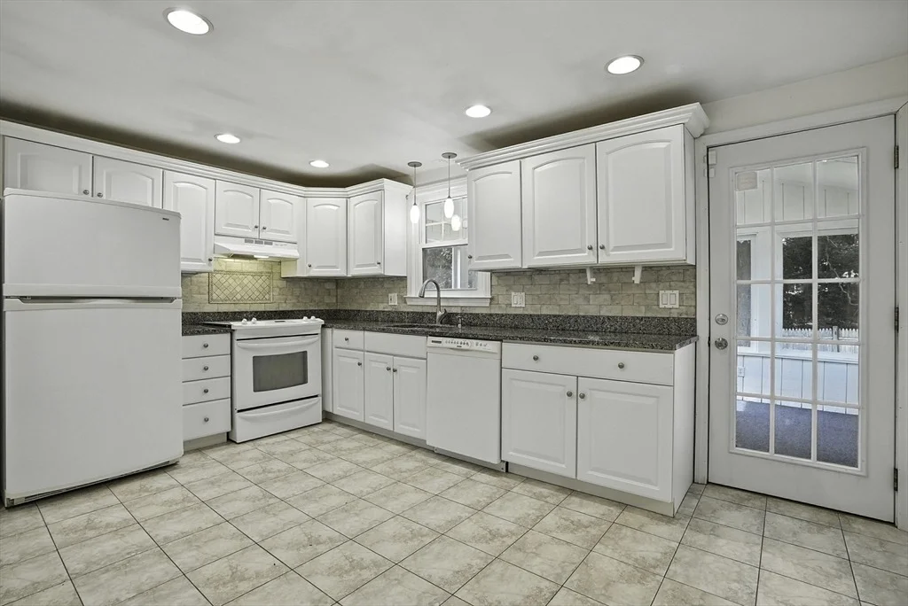 Photo of 10 Diantonio Dr