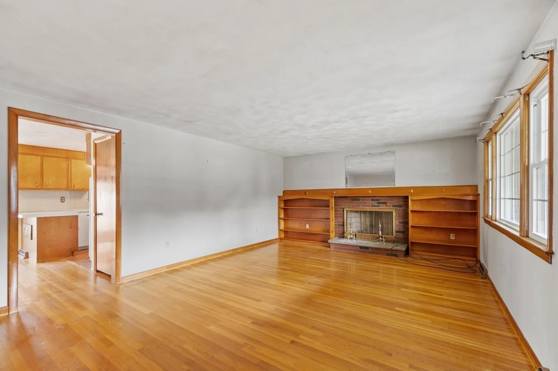 Photo of 6 Fuller Dr