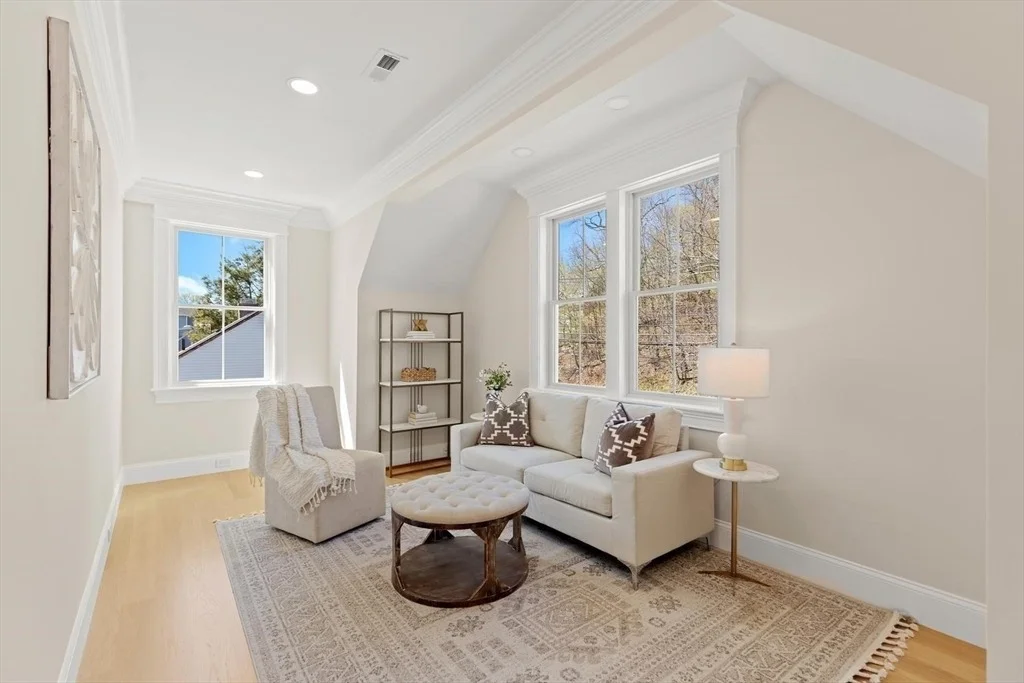 Photo of 320 Concord Avenue