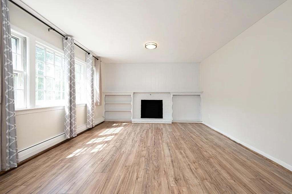 Photo of 297 Compass Cir