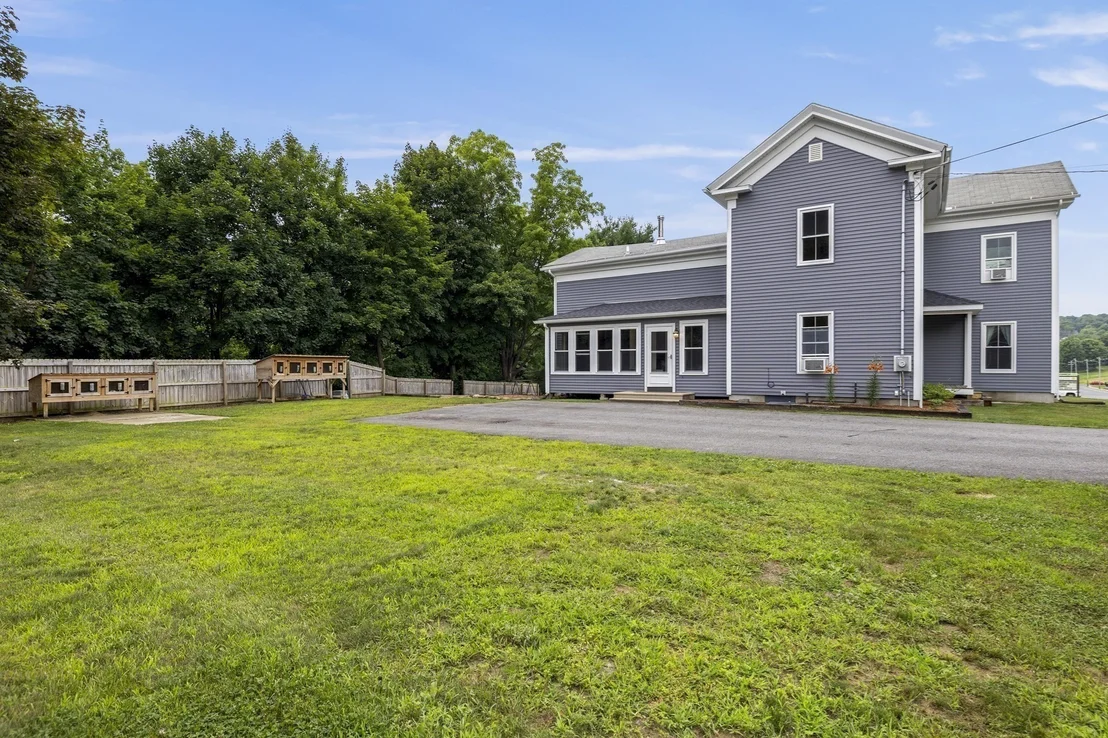 Photo of 1255 Main St