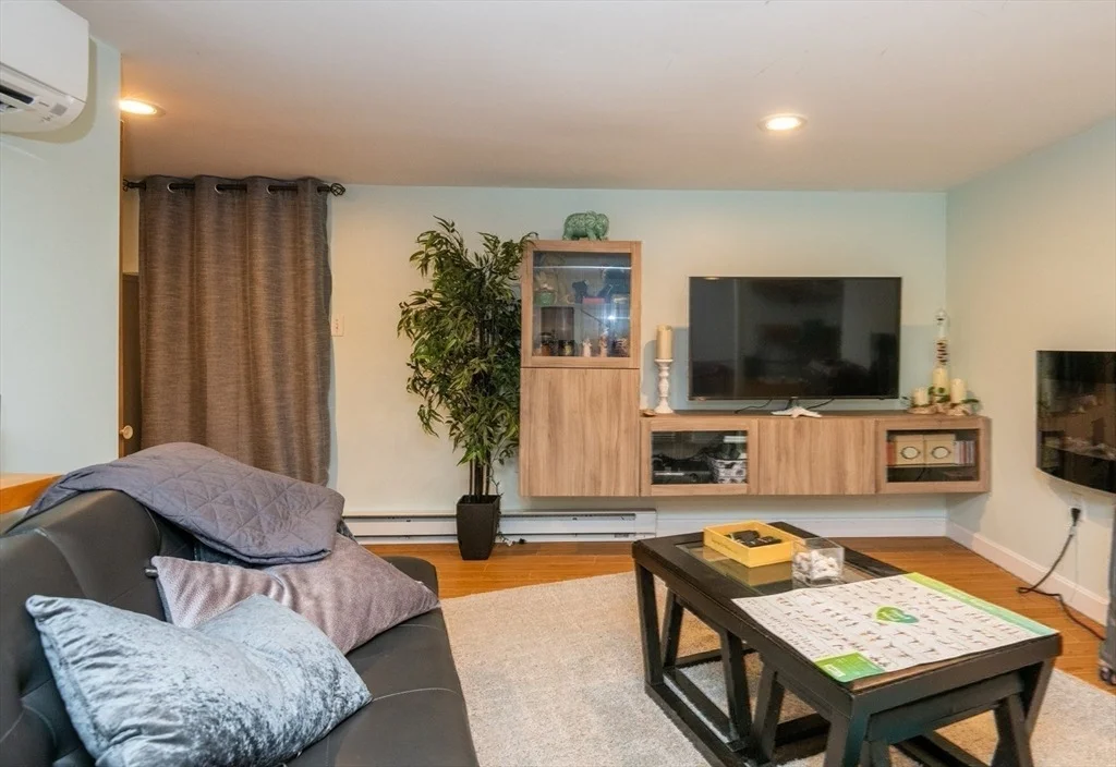 Photo of 189 West Shore Dr