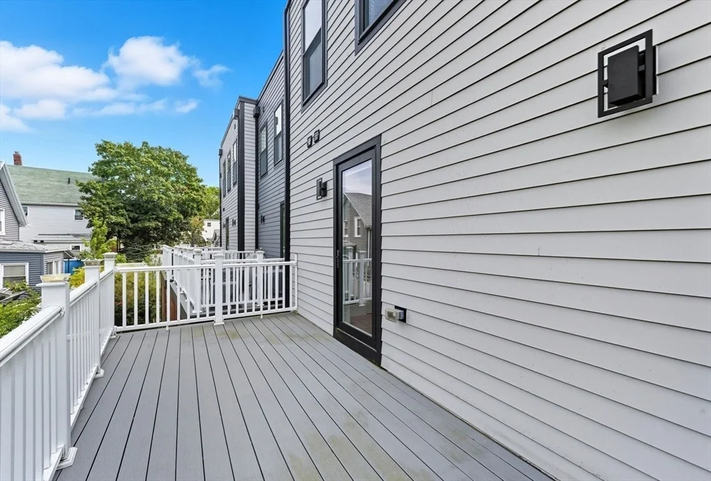 Photo of Unit 2 at 27 Carter St