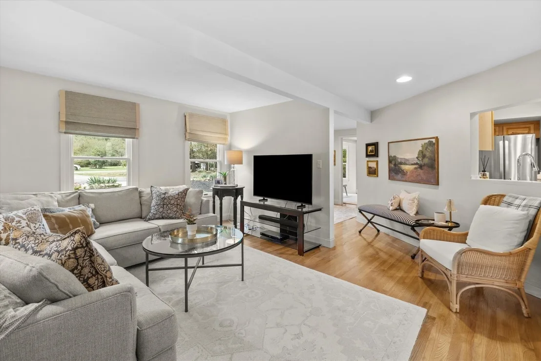 Photo of 154 Clapp Rd