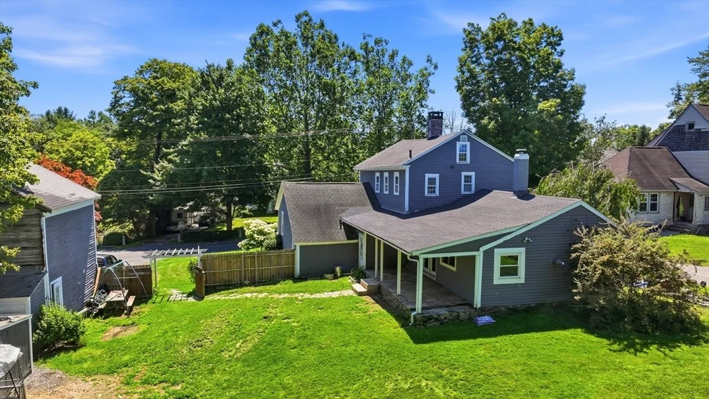 Photo of 1572 Main Rd
