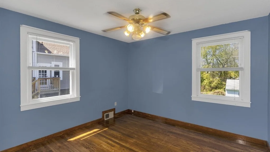 Photo of 582 Broadway St