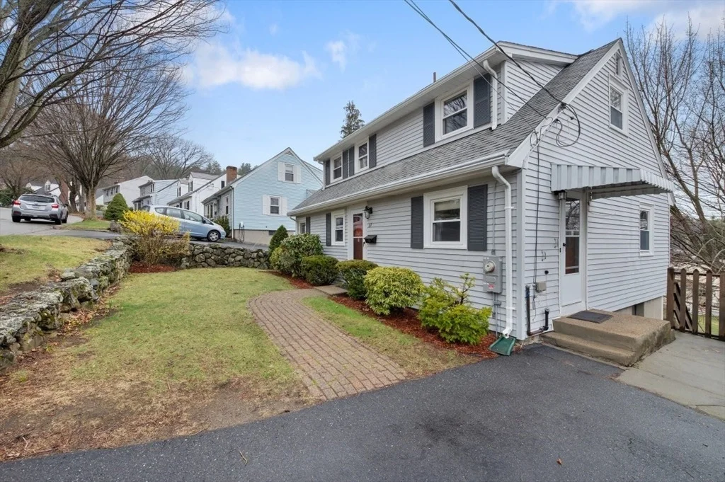 Photo of 37 Upland Rd