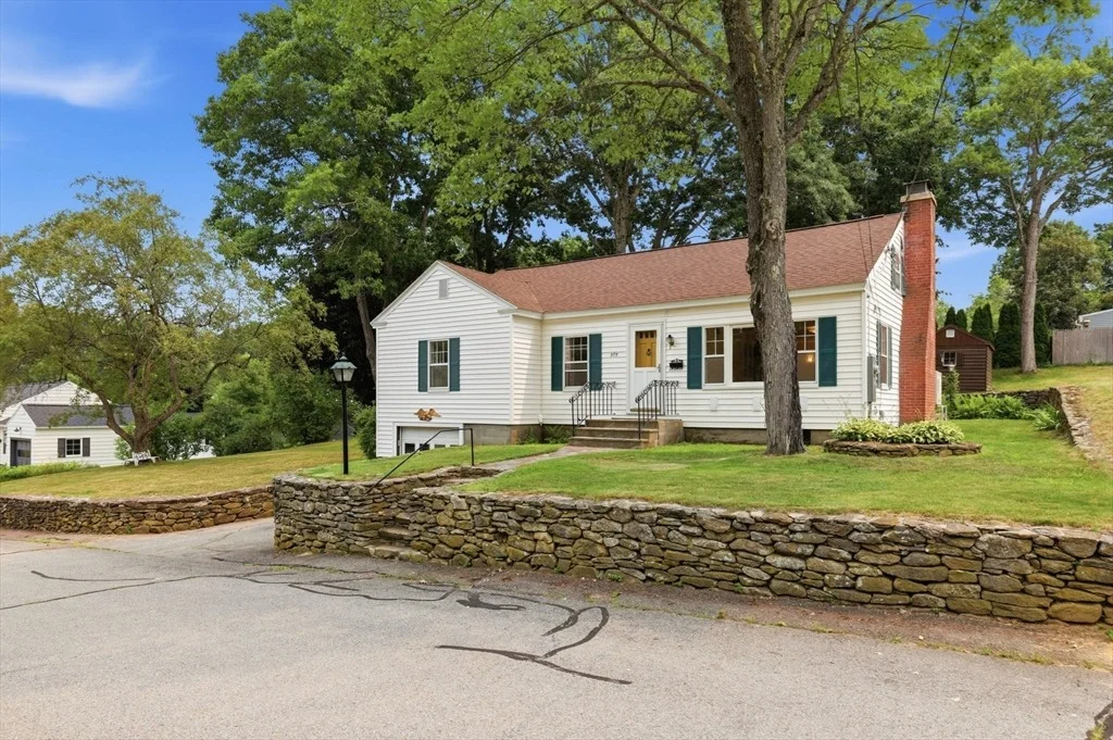 Photo of 375 Fredette Street