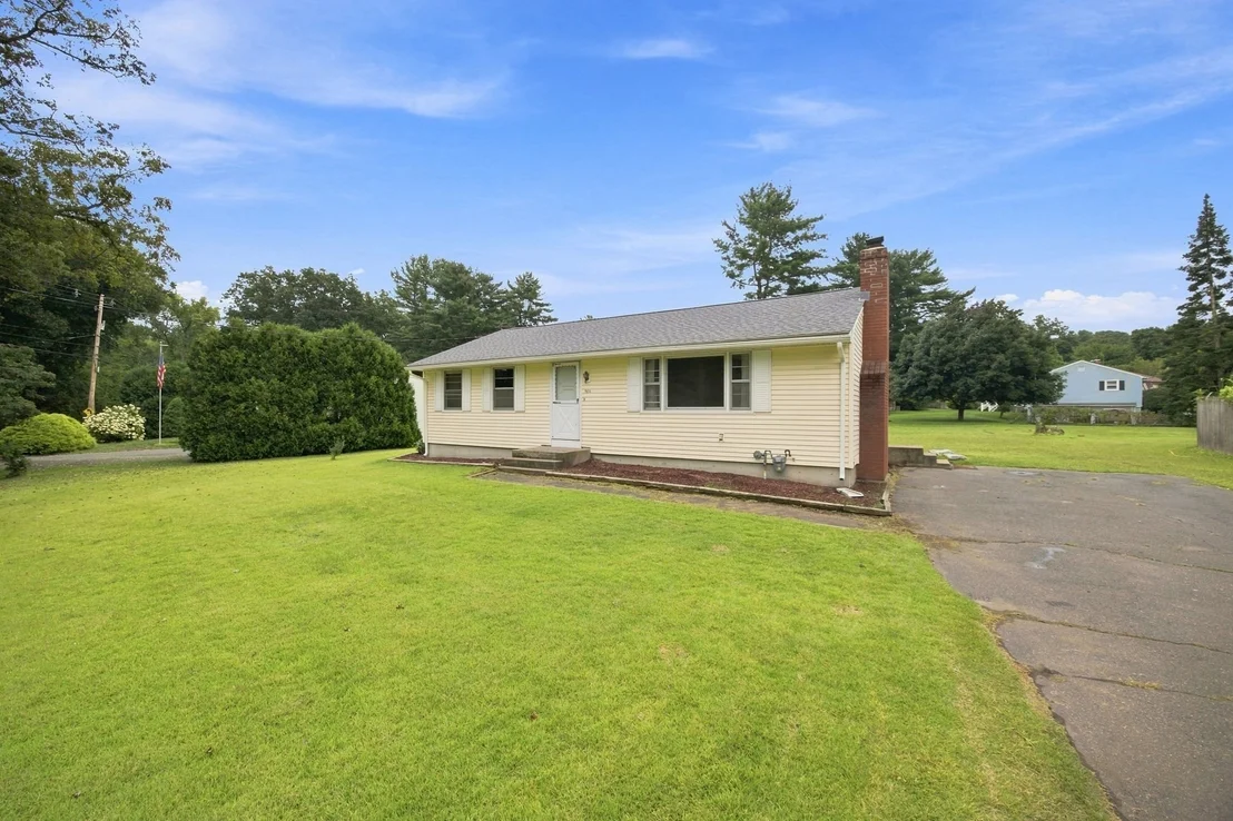 Photo of 460 Shaker Rd