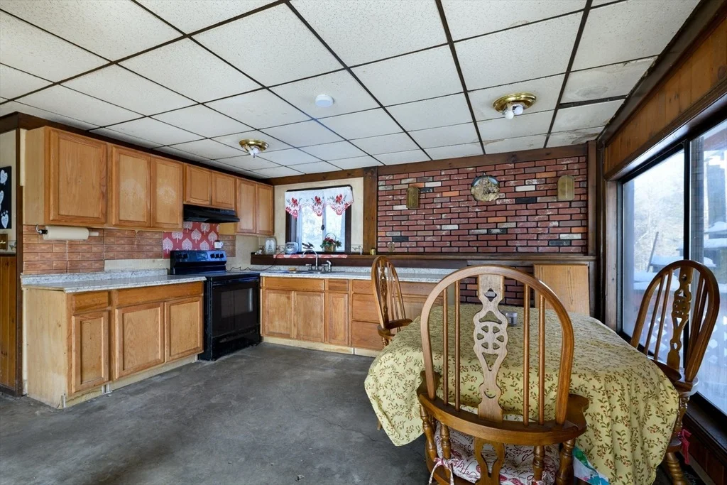 Photo of 375 Belchertown Rd