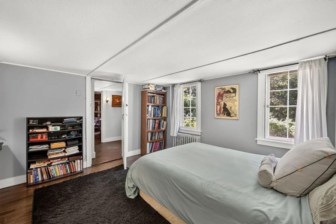 Photo of 7 Carmen Ln