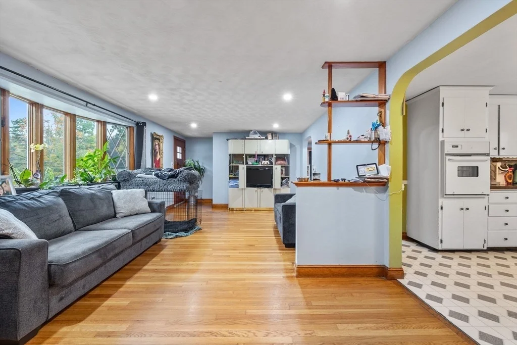 Photo of 18 Sterling Ave