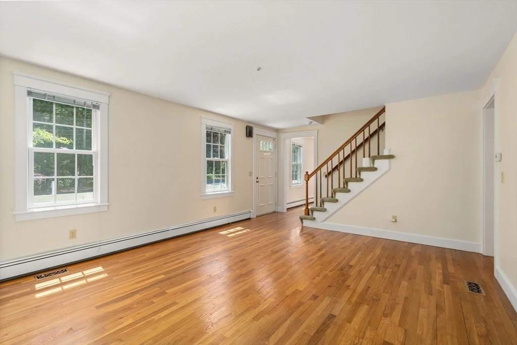 Photo of 468 Delano Rd