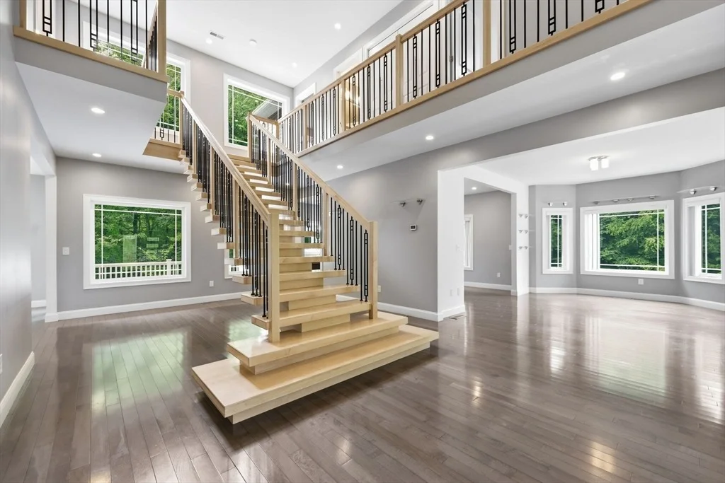 Photo of 270 Barton Ave