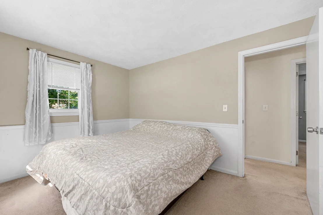 Photo of 7 Hickory Dr