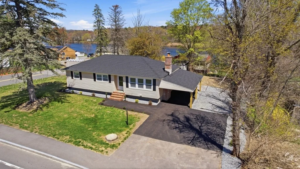 Photo of 671 Nashua Rd