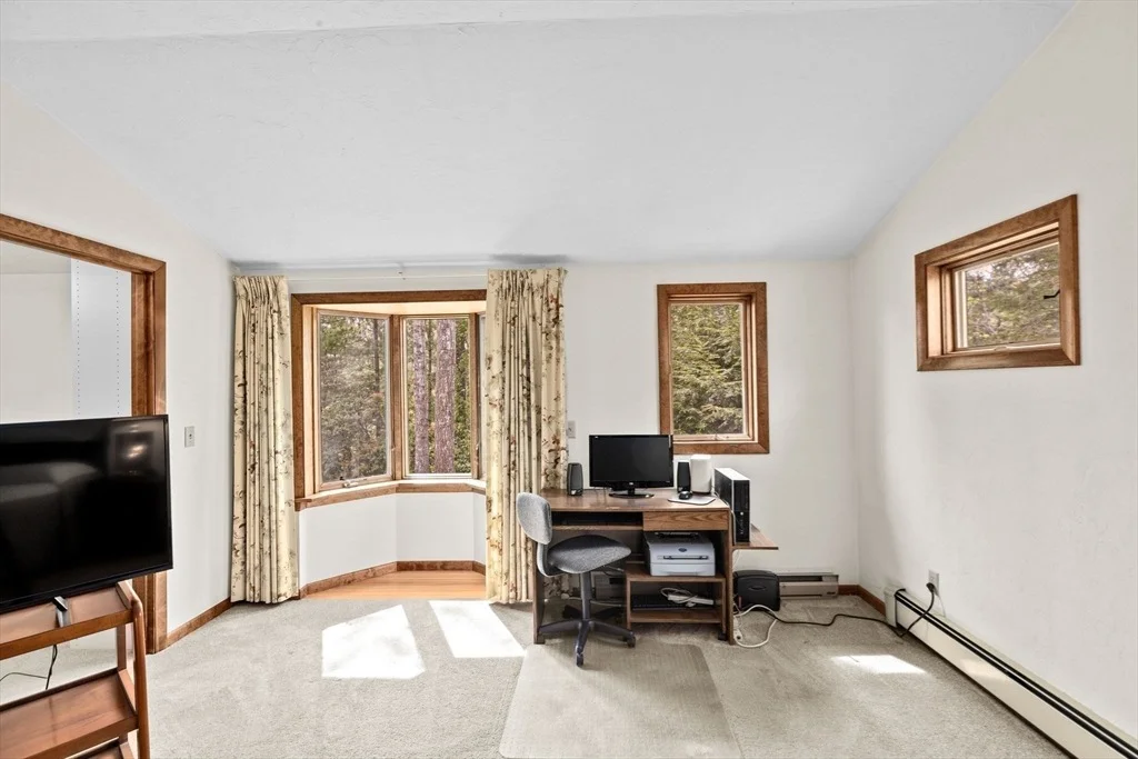 Photo of 10 Quamhassett Road