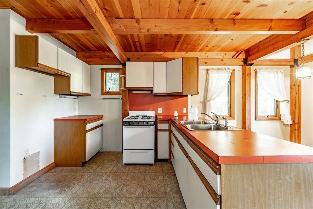 Photo of 201 Fox Den Rd