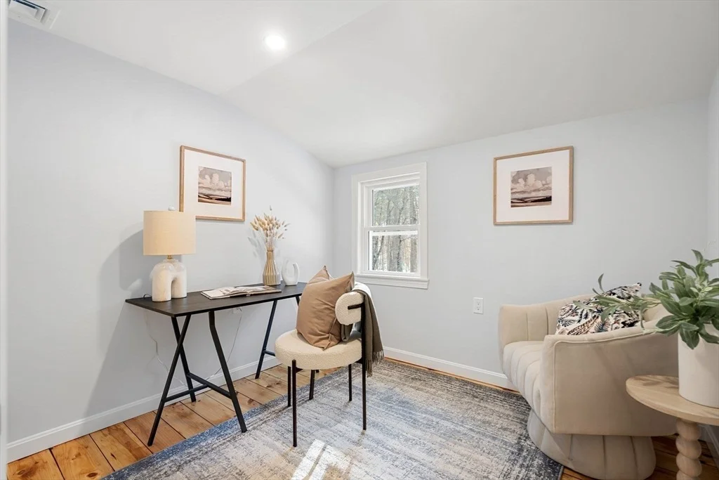 Photo of 378 Linebrook Road