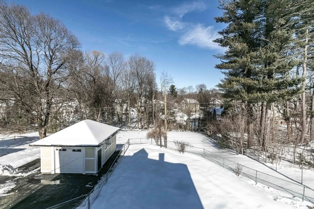 Photo of 907 Pleasant St