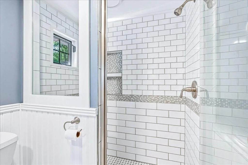 Photo of 2 Bartlett Ave