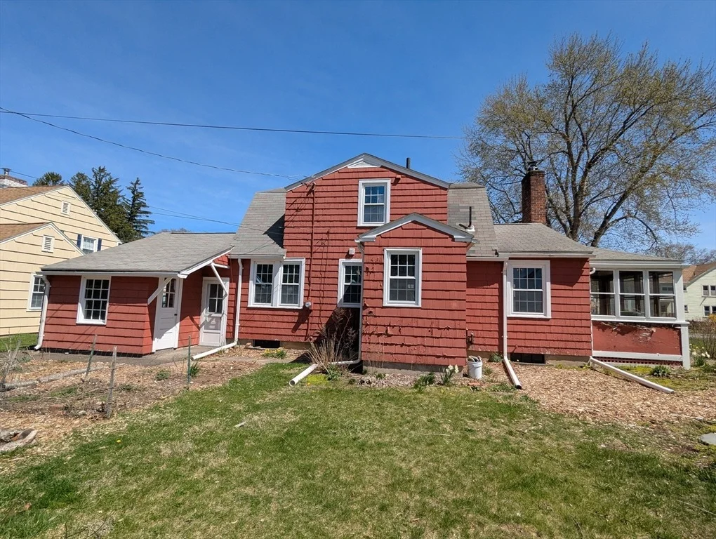 Photo of 314 Mackenzie Ave