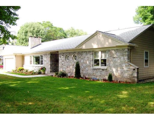 Photo of 10 Russell Road