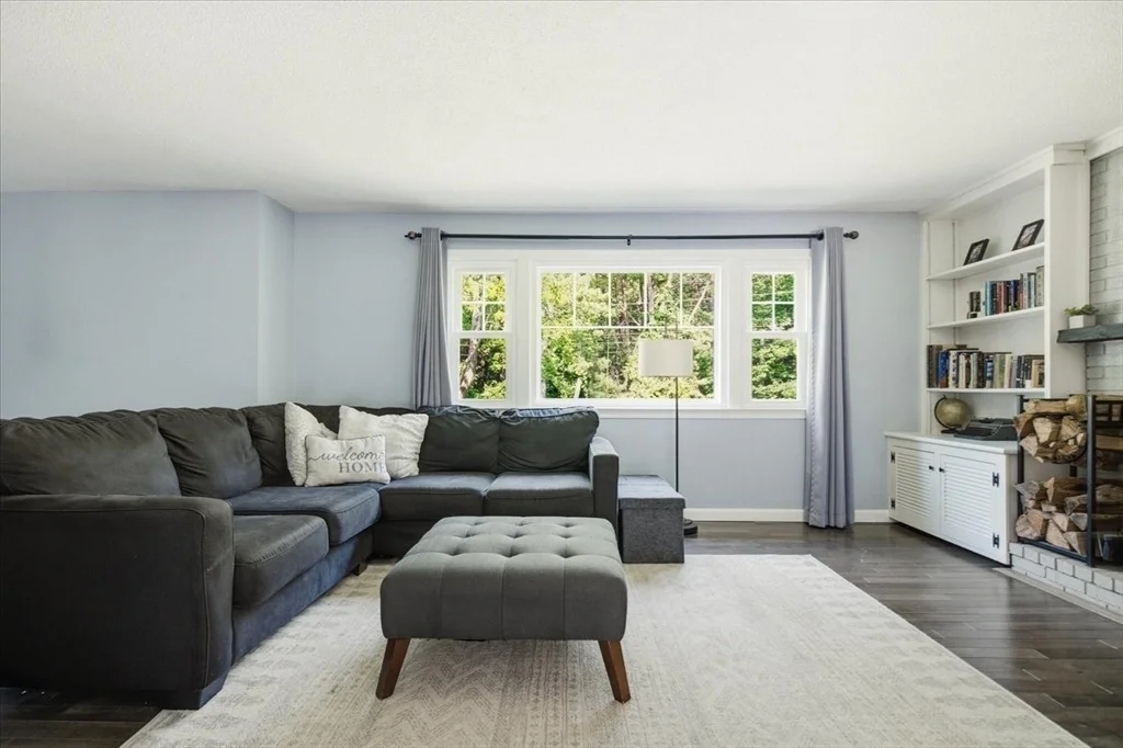 Photo of 10 Buttonwood Rd