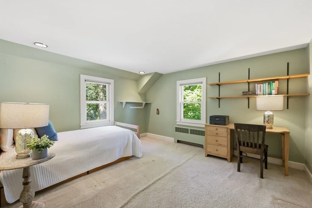 Photo of 77 Pleasantview Avenue