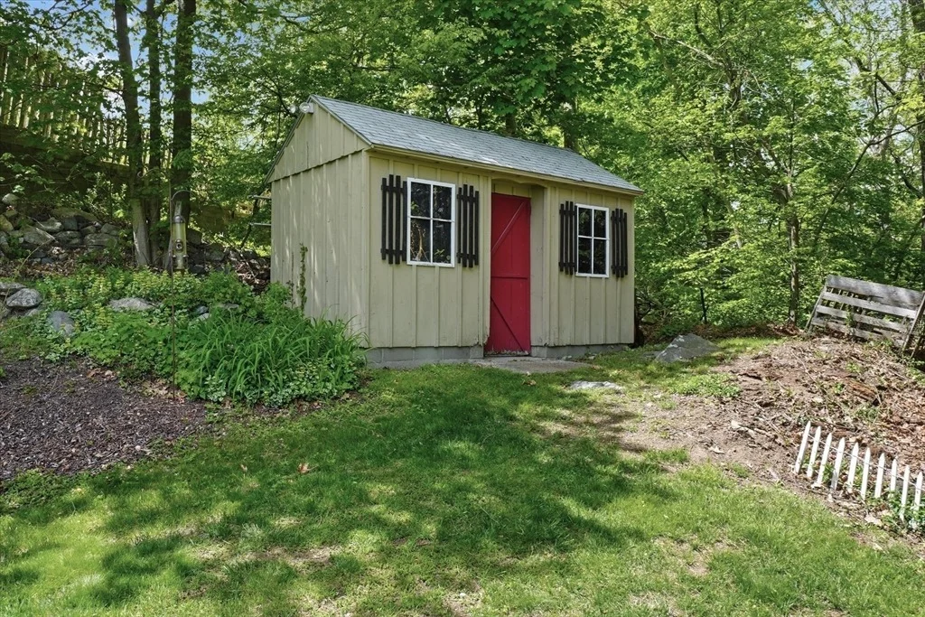 Photo of 9 Brady Rd Ext