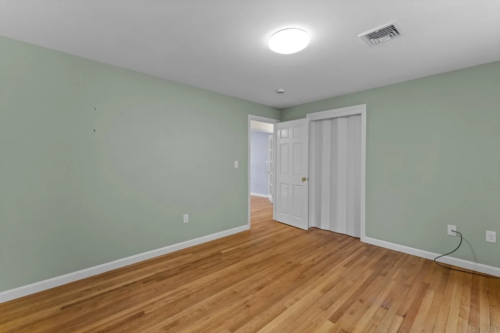 Photo of 627 Main St